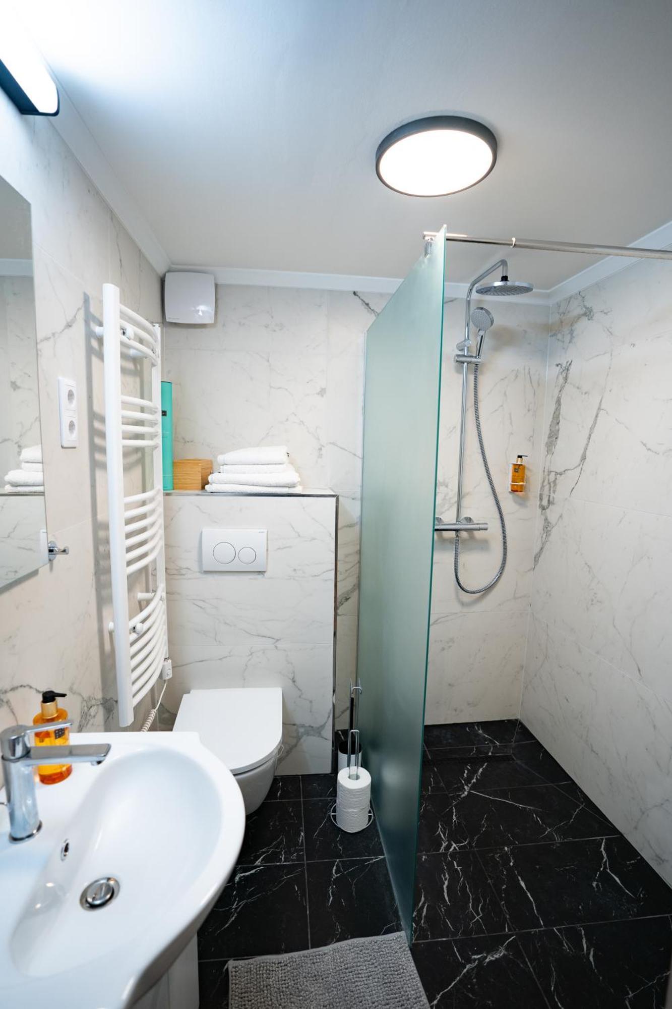 Downtown Double Room Deluxe With Joint Kitchen Budapest Esterno foto